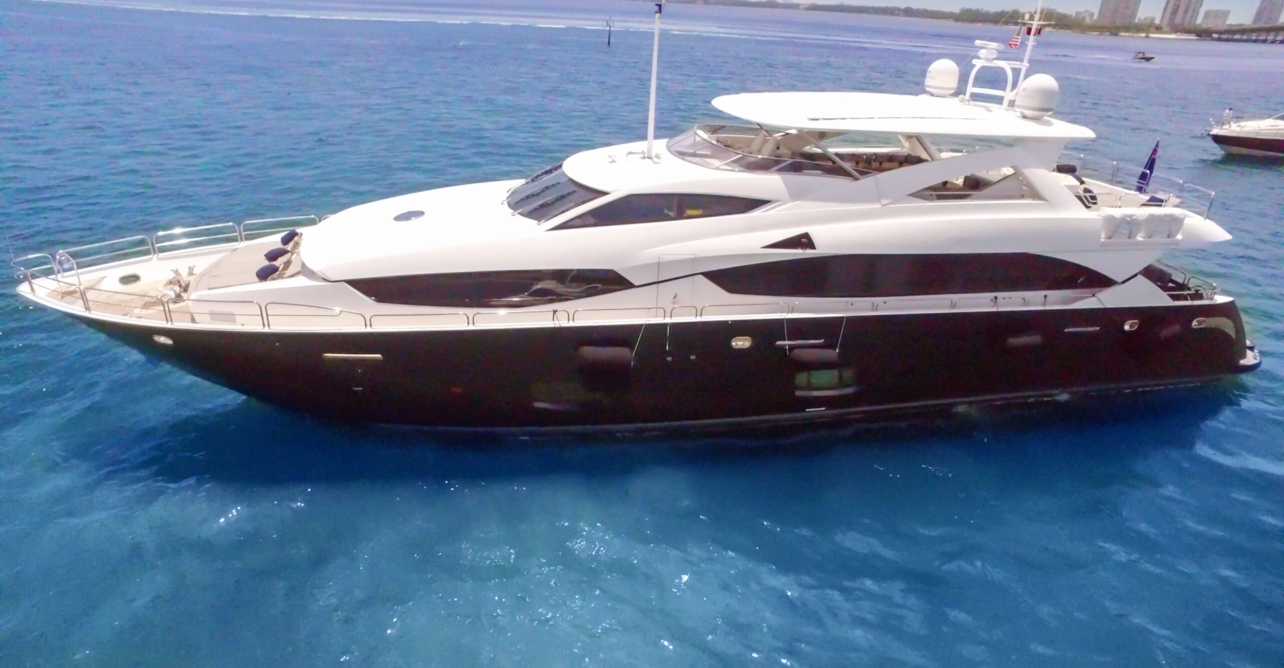 115' Sunseeker Luxury Yacht Charters 115' Sunseeker Luxury Yacht Charters